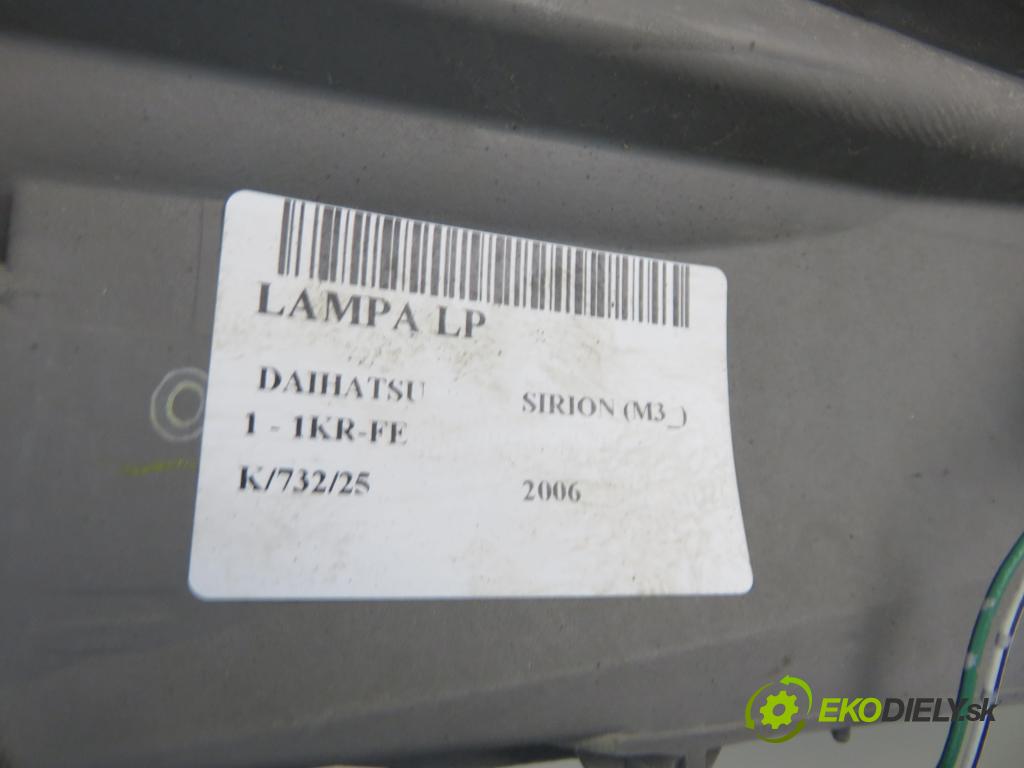 DAIHATSU SIRION (M3_) HB 2006 51,00 1 - 1KR-FE 998,00 Svetlo LP