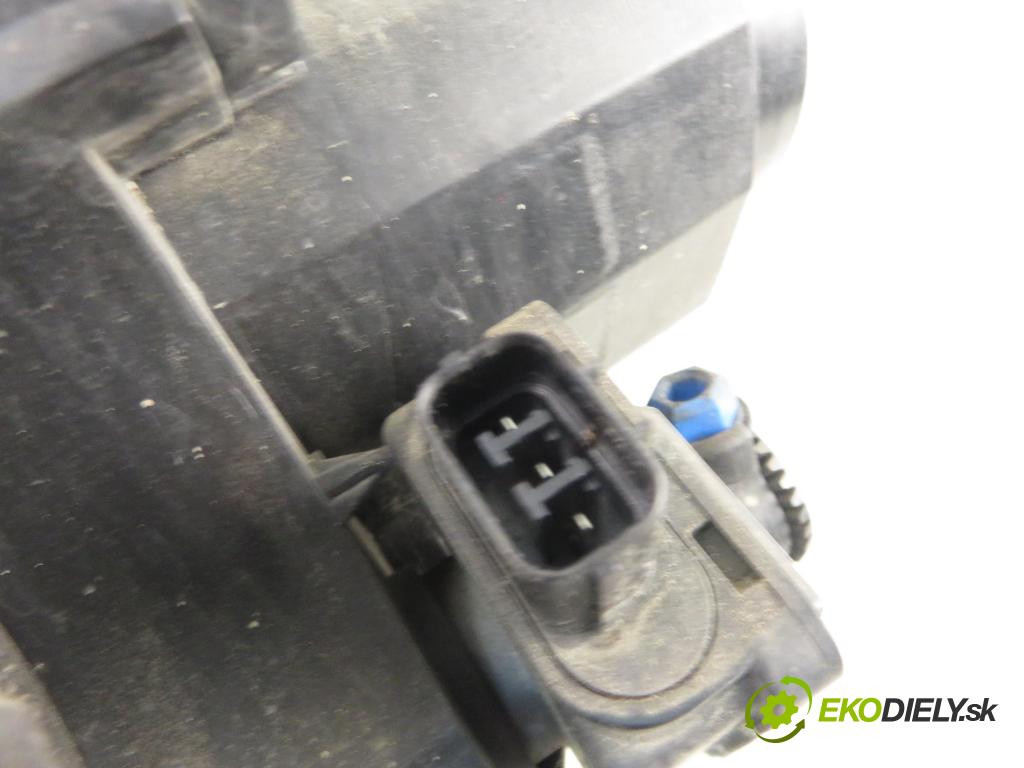 MAZDA 5 (CR19) MINIVAN 2006 105,00 2.0 MZR-CD 143 - RF7J 1998,00 světlo PP