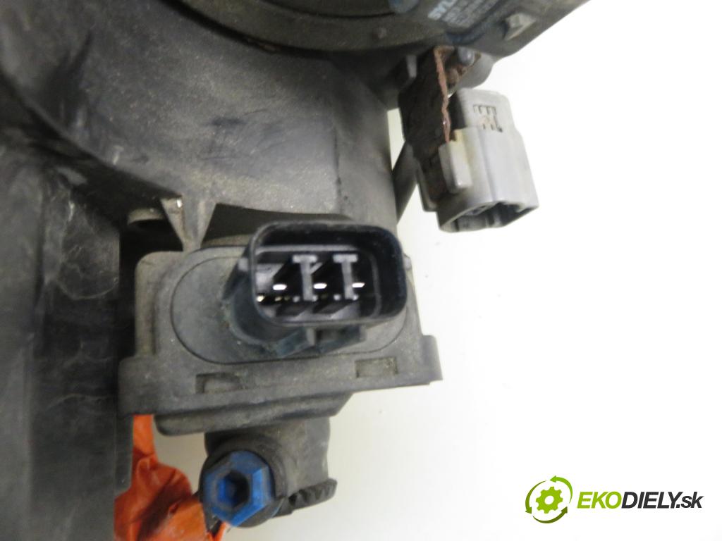 MAZDA 5 (CR19) MINIVAN 2006 105,00 2.0 MZR-CD 143 - RF7J 1998,00 Svetlo LP
