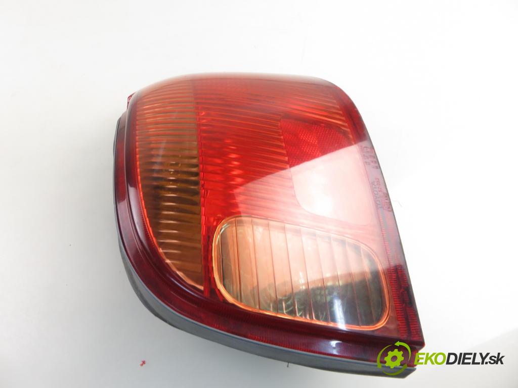 TOYOTA YARIS (_P1_) HB 2004 50,00 1.0 VVT- i 68 - 1SZ-FE 998,00 Svetlo pravé zadné