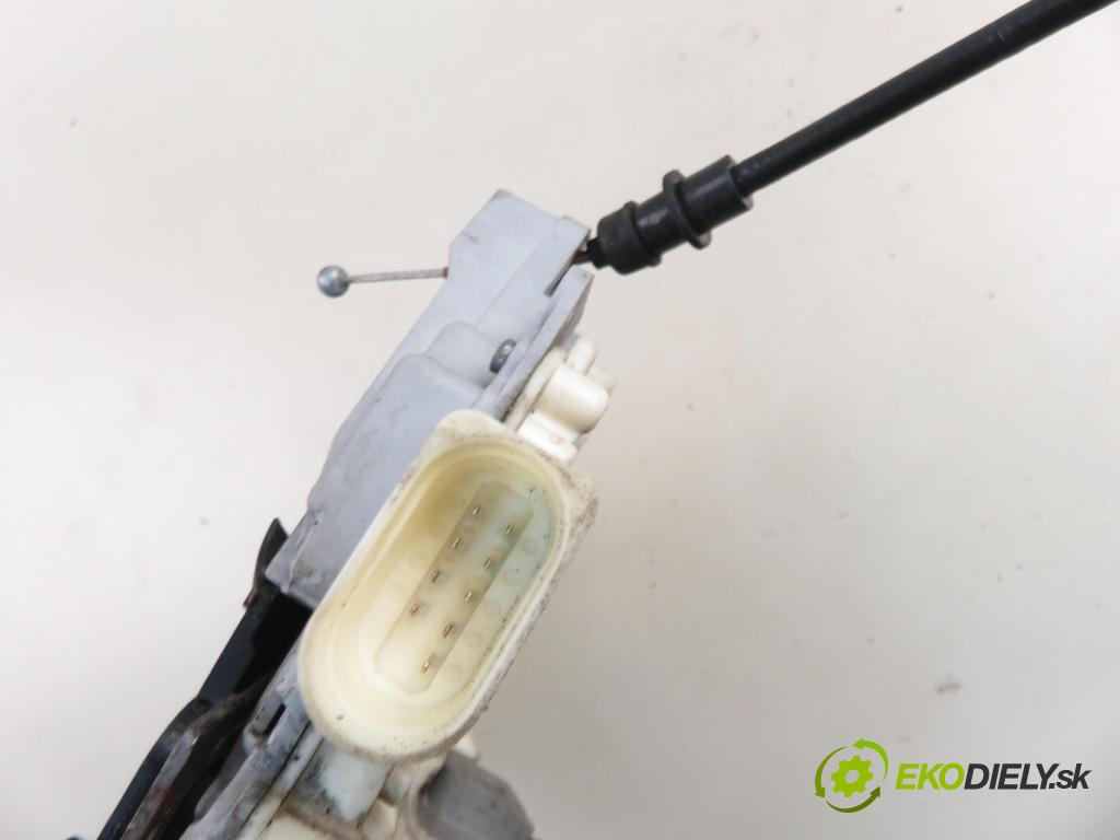 VW PASSAT B6 Variant (3C5) KOMBI 2008 77,00 1.9 TDI - BLS 1896,00 zámok 3c1837015a