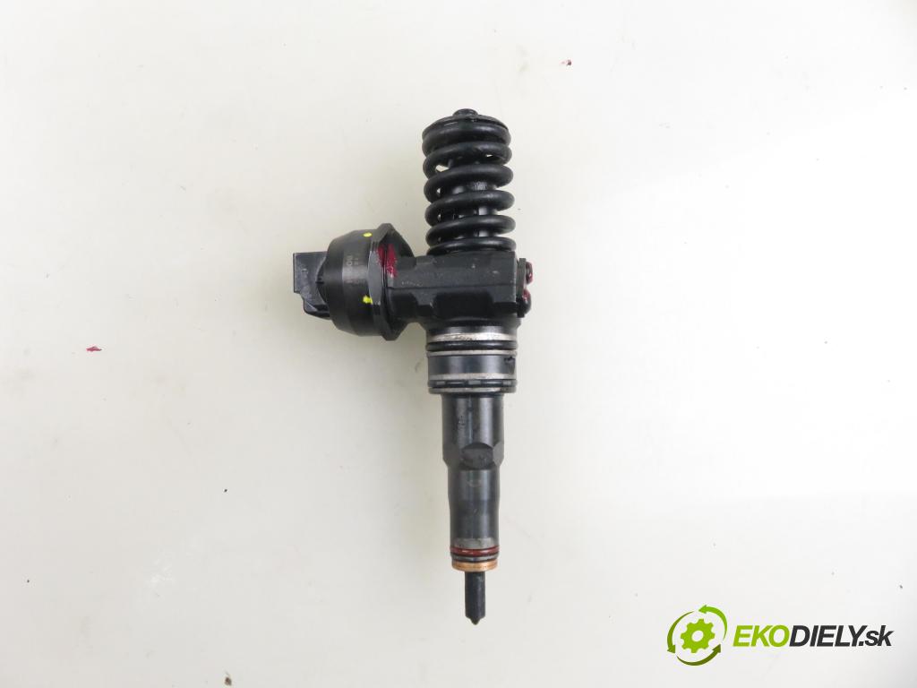 VW PASSAT B5.5 Variant (3B6) KOMBI 2003 74,00 1.9 TDI PD 101 - AVB 1896,00 Vstrekovač 038130073AJ ; 0414720037 (Vstrekovač paliva)