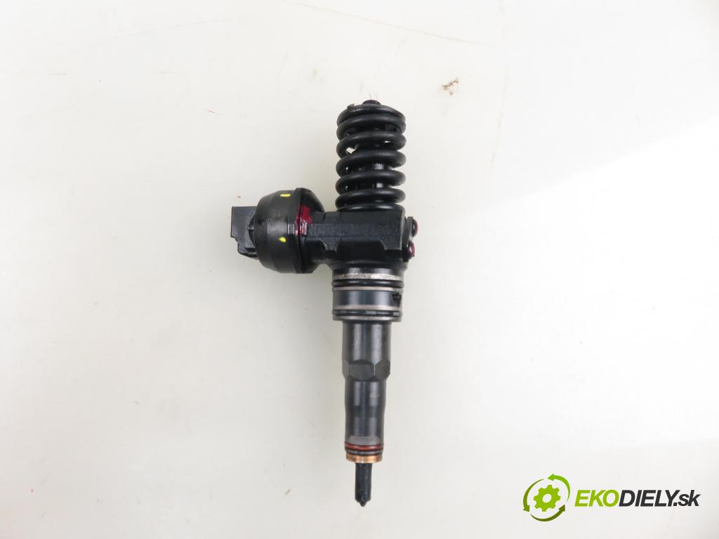 VW PASSAT B5.5 Variant (3B6) KOMBI 2003 74,00 1.9 TDI PD 101 - AVB 1896,00 Vstrekovač 038130073AJ ; 0414720037 (Vstrekovač paliva)