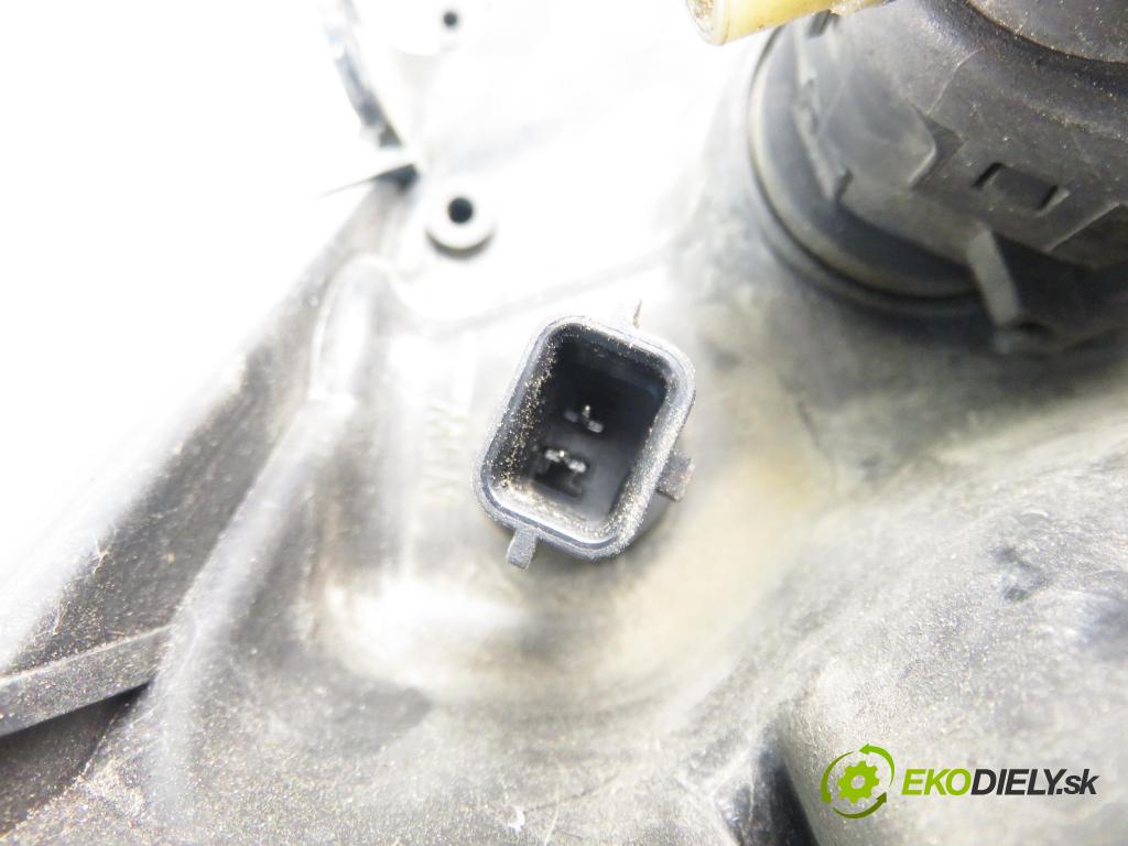 RENAULT SCENIC II (JM0/1_) HB 2004 88,00 1.9 DCI - F9Q 812 1870,00 Svetlo LP