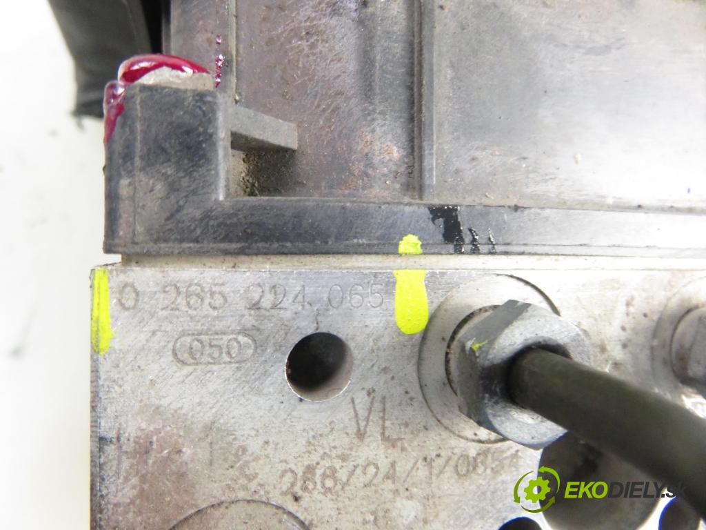 MERCEDES-BENZ VITO Skrzynia (638) FURGON 2002 75,00 110 CDI 2.2 (638.094) - OM 611LA (75 KW CDI) 2151,00 Pumpa ABS 0265900033 ; 0004464889 ; 0265224065 (Pumpa ABS)