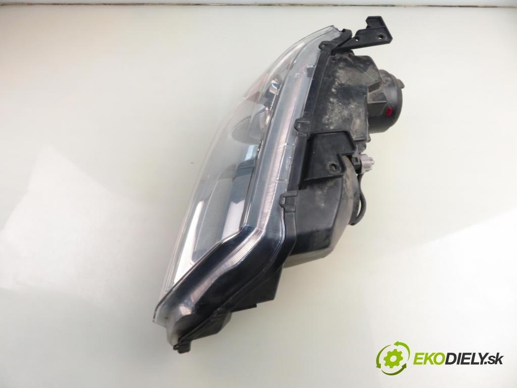 SUZUKI GRAND VITARA II (JT, TE, TD) SUV 2010 95,00 1.9 DDiS 129 - F9Q B 264 1870,00 Svetlo PP