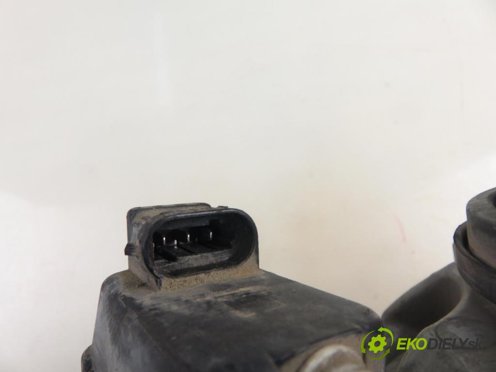 RENAULT TRAFIC II Autobus (JL) BUS 2004 74,00 1.9 dCI 100 (JL0C) - F9Q 760 1870,00 Svetlo LP 91165719