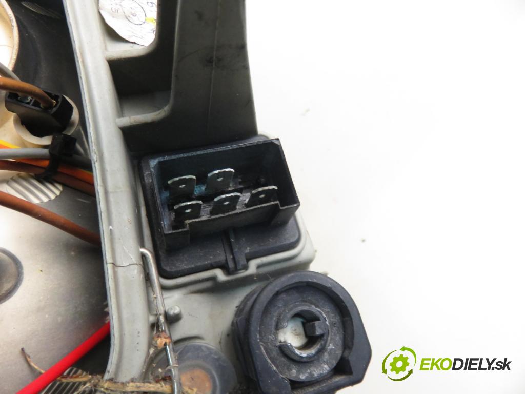 MERCEDES-BENZ VITO Skrzynia (638) FURGON 2002 75,00 110 CDI 2.2 (638.094) - OM 611LA (75 KW CDI) 2151,00 Svetlo LP 6388200061