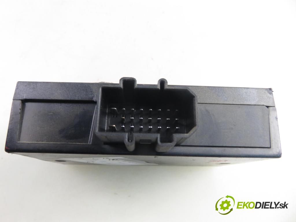 VW BORA (1J2) SEDAN 2002 74,00 1.9 TDI PD 101 - ATD 1896,00 MODUL komfortu 1C0959799