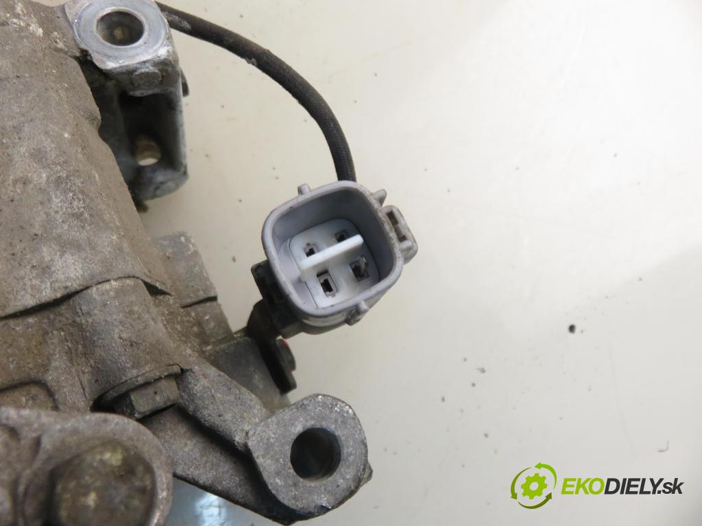 TOYOTA COROLLA (_E12_) HB 2004 71,00 1.4 VVT-i 97 (ZZE120) - 4ZZ-FE 1398,00 KOMPRESOR: klimatizácie 4472206362 (Kompresor klimatizácie)