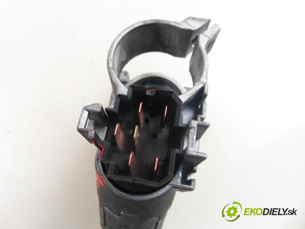 VW POLO CLASSIC (6V2) SEDAN 1996 44,00 1.4 60 - AEX 1390,00 spínačka 357905851 (Spínací skříňka)