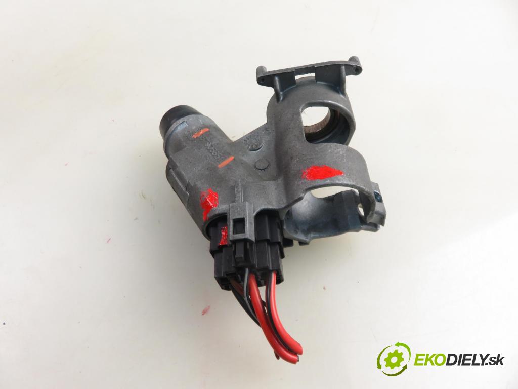 VW POLO CLASSIC (6V2) SEDAN 1996 44,00 1.4 60 - AEX 1390,00 spínačka 357905851 (Spínací skříňka)