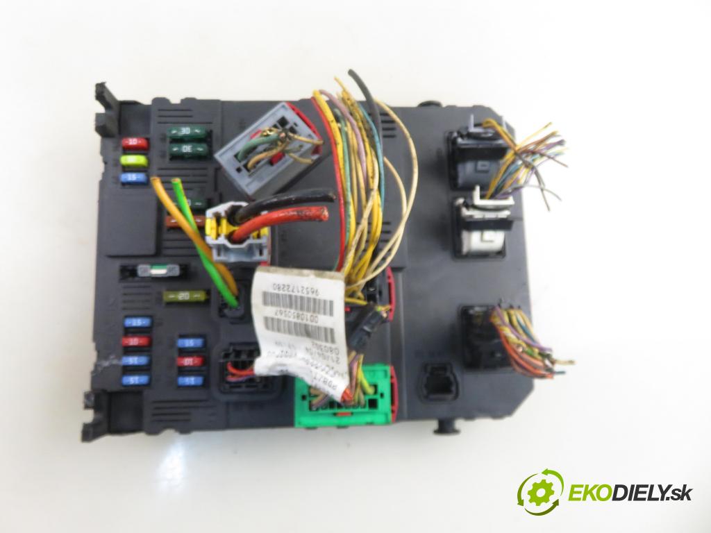 PEUGEOT 206 liftback (2A/C) HB 2004 65,00 1.4 16V - KFU (ET3J4) 1360,00 MODUL BSI S1160552220 ; 9652474780
