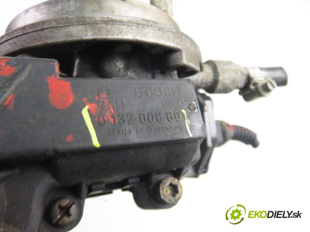 VW VENTO (1H2) SEDAN 1996 55,00 1.6 - ABU 1598,00 Vstrek 0132008601