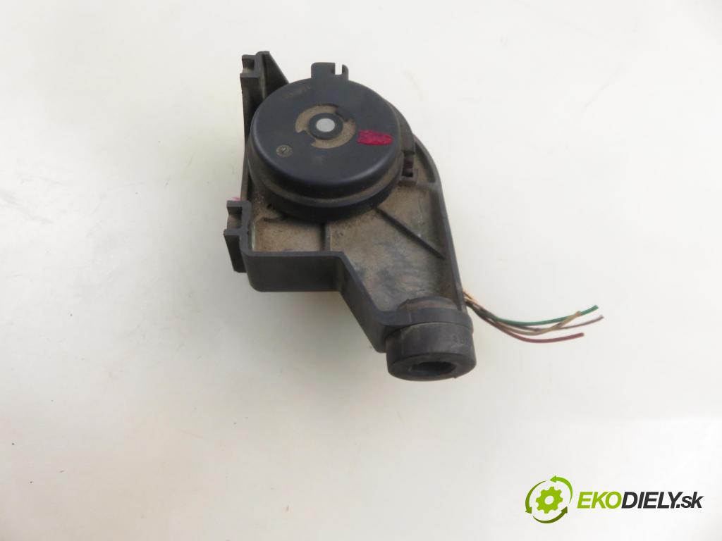 PEUGEOT 307 (3A/C) HB 2002 81,00 1.6 - NFU (TU5JP4) 1587,00 Potenciometer plynu 9643365680 (Potenciometer plynového pedálu)