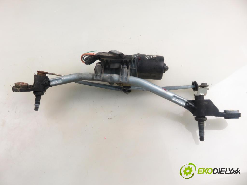 RENAULT CLIO III (BR0/1, CR0/1) HB 2006 55,00 1.2 16V 75 - D4F 740 1149,00 MECHANISMUS/ motorek stěračů 8200268931G ; 54523611