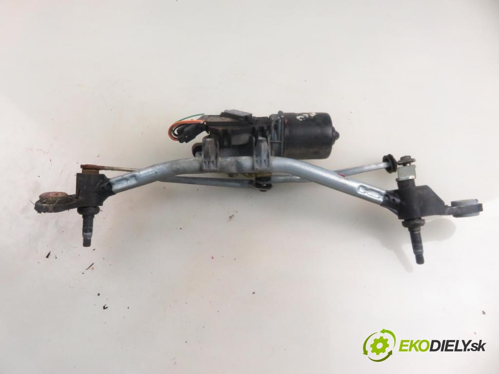 RENAULT CLIO III (BR0/1, CR0/1) HB 2006 55,00 1.2 16V 75 - D4F 740 1149,00 MECHANISMUS/ motorek stěračů 8200268931G ; 54523611