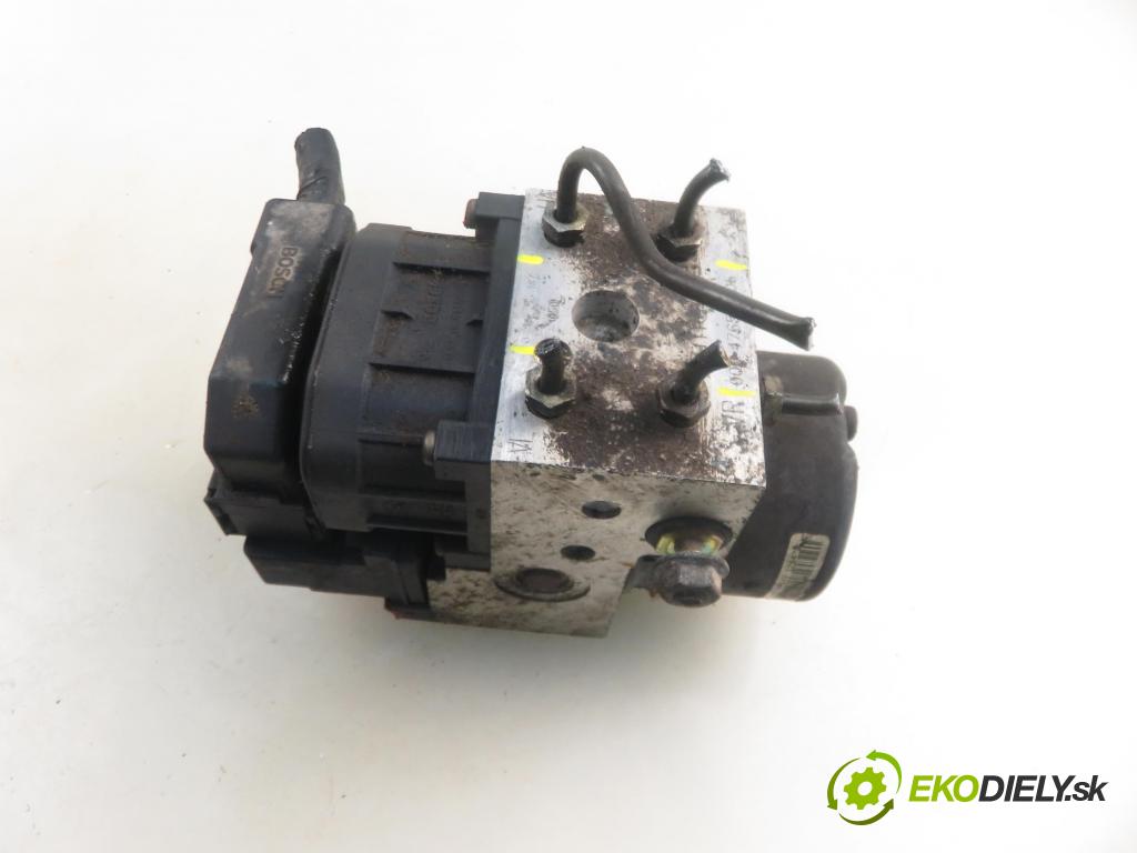 SMART CITY-COUPE (450) HB 1999 40,00 0.6 R3 55 - M 160 E6AL B03 599,00 Pumpa ABS 0273004235 ; 0004765V005 ; 0265215487 (Pumpa ABS)