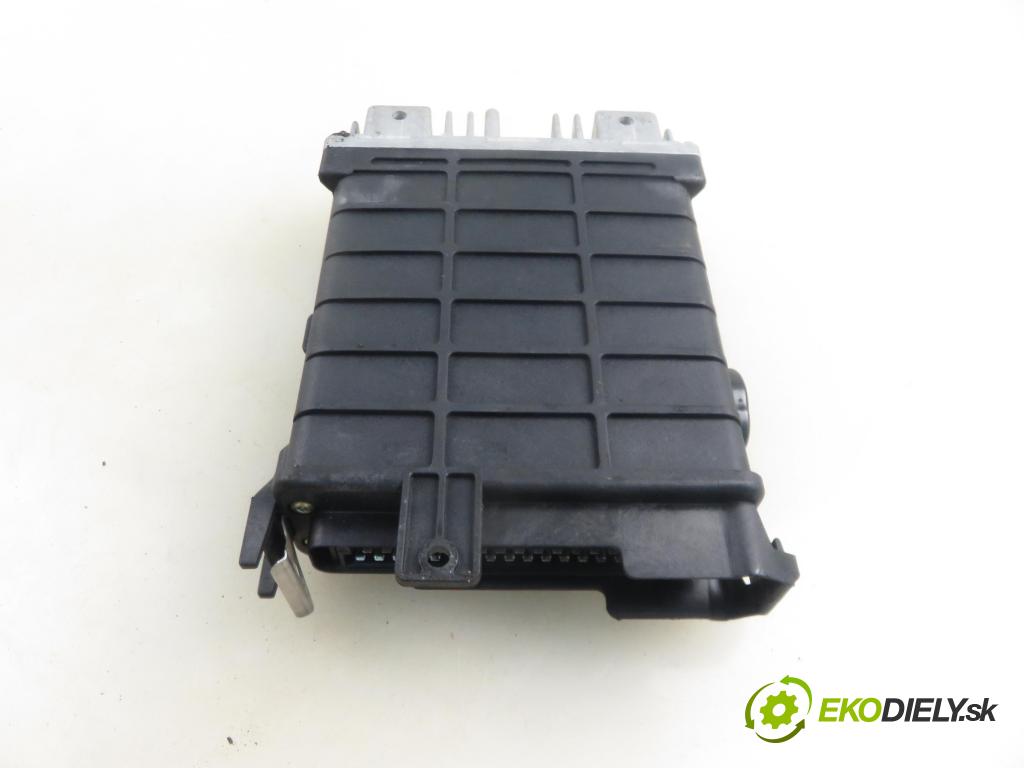 AUDI 80 (8C, B4) SEDAN 1992 66,00 2.0 90 - ABT 1984,00 Riadiaca jednotka Motor 0261200273 ; 443907311C
