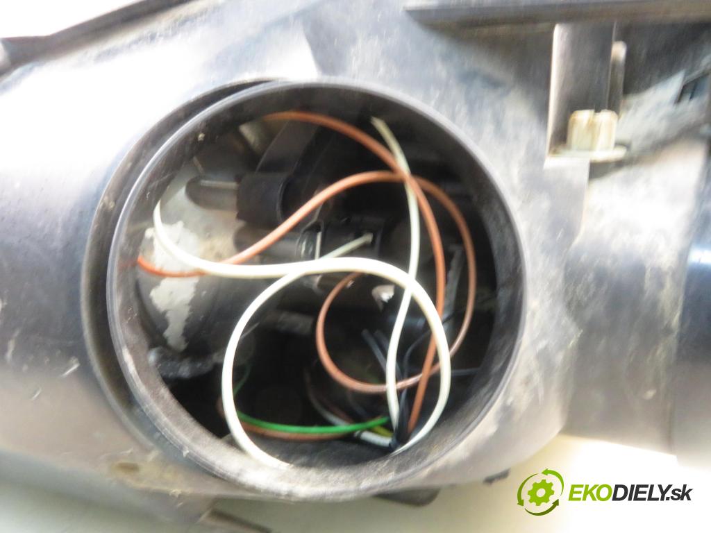 CITROEN C4 Grand Picasso I (UA_) MINIVAN 2006 100,00 2.0 HDi 138 - RHJ (DW10BTED4) 1997,00 Svetlo PP 16298400