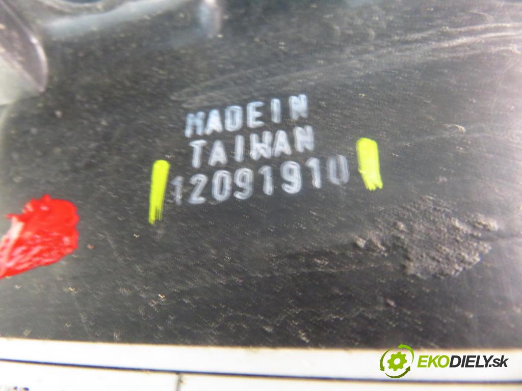 RENAULT CLIO III (BR0/1, CR0/1) HB 2006 55,00 1.2 16V 75 - D4F 740 1149,00 Svetlo LP 12091910