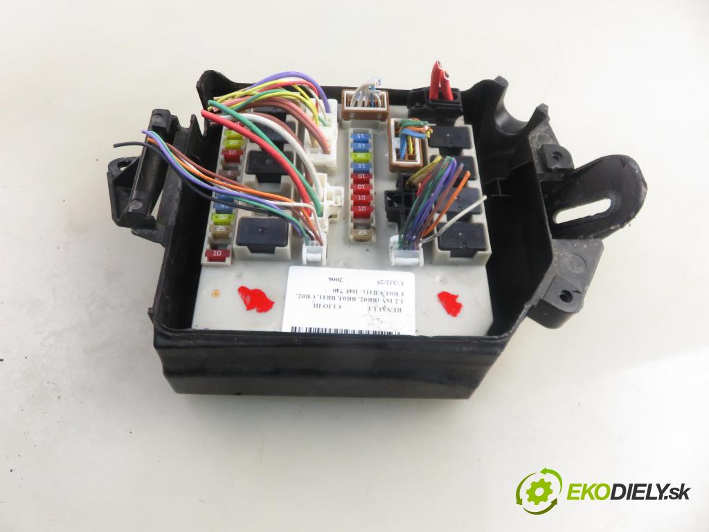 RENAULT CLIO III (BR0/1, CR0/1) HB 2006 55,00 1.2 16V 75 - D4F 740 1149,00 MODUL BSI 356231D