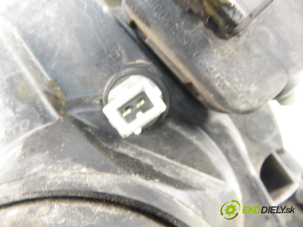 TOYOTA YARIS (_P9_) HB 2005 51,00 1.0 VVT-i (KSP90_) - 1KR-FE 998,00 Svetlo PP