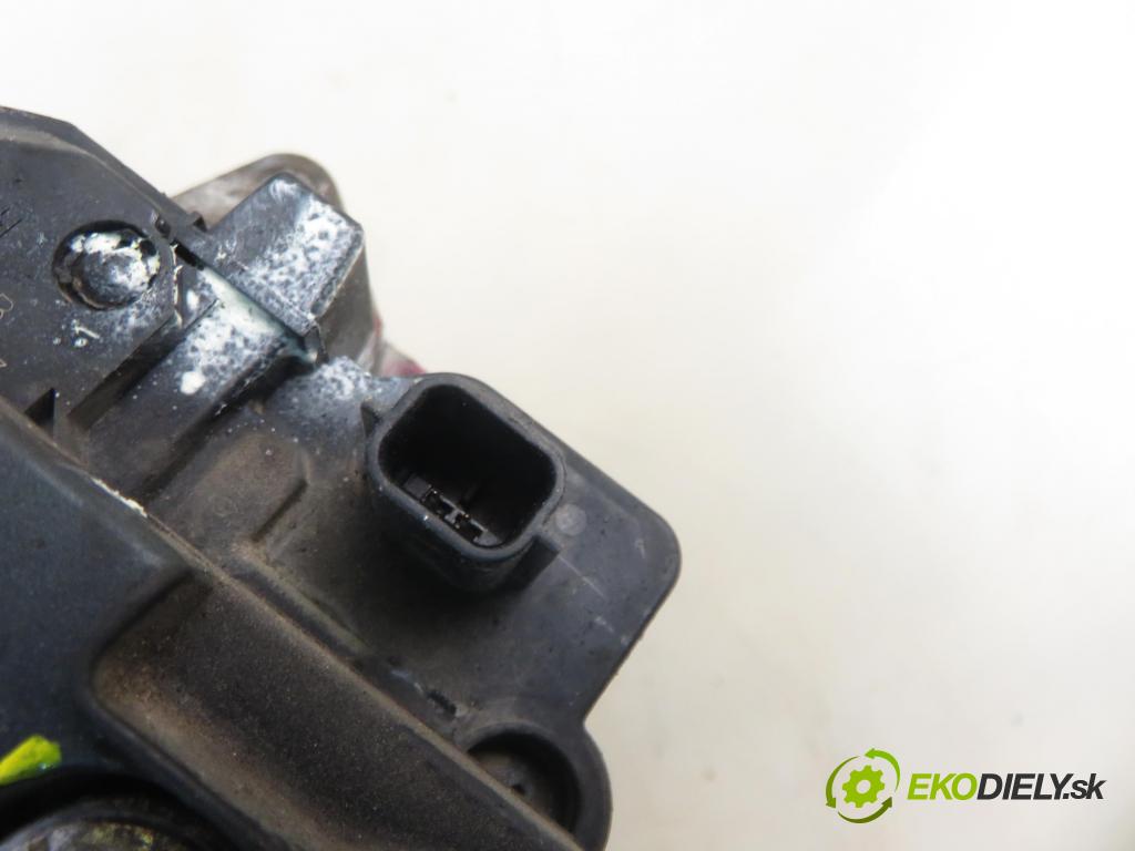 RENAULT CLIO III (BR0/1, CR0/1) HB 2006 55,00 1.2 16V 75 - D4F 740 1149,00 Alternátor 8200429898 ; 0124325139 (Alternátor)