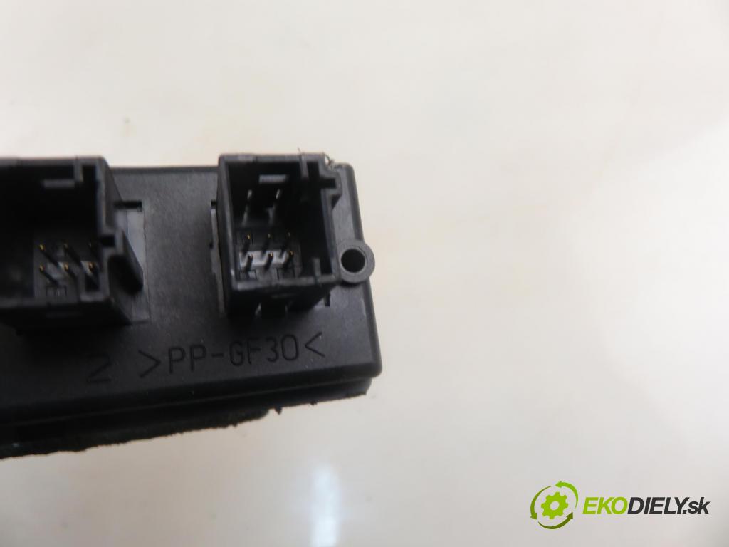 CITROEN C4 Grand Picasso I (UA_) MINIVAN 2006 100,00 2.0 HDi 138 - RHJ (DW10BTED4) 1997,00 motorek sťahovaní oken LP 9654087880 ; 400965C
