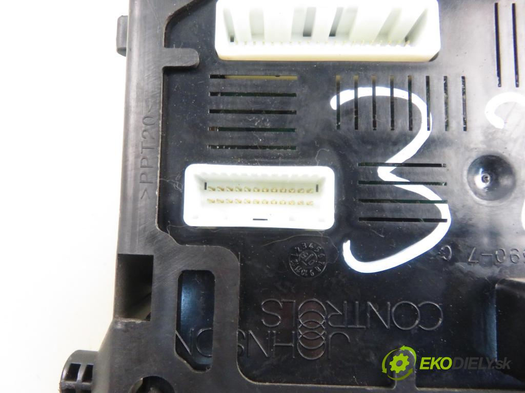 RENAULT CLIO III (BR0/1, CR0/1) HB 2006 55,00 1.2 16V 75 - D4F 740 1149,00 MODUL BSI 8200343732