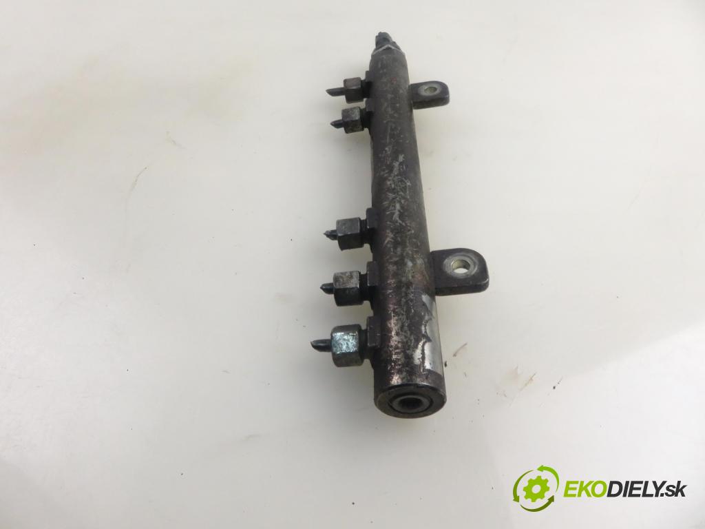 FIAT LINEA (323_) SEDAN 2007 0,00 1.3 D Multijet - 199 A2.000 1248,00 Lišta vstrekovacia 55211908 ; 0445214141 (Vstrekovacia lišta)