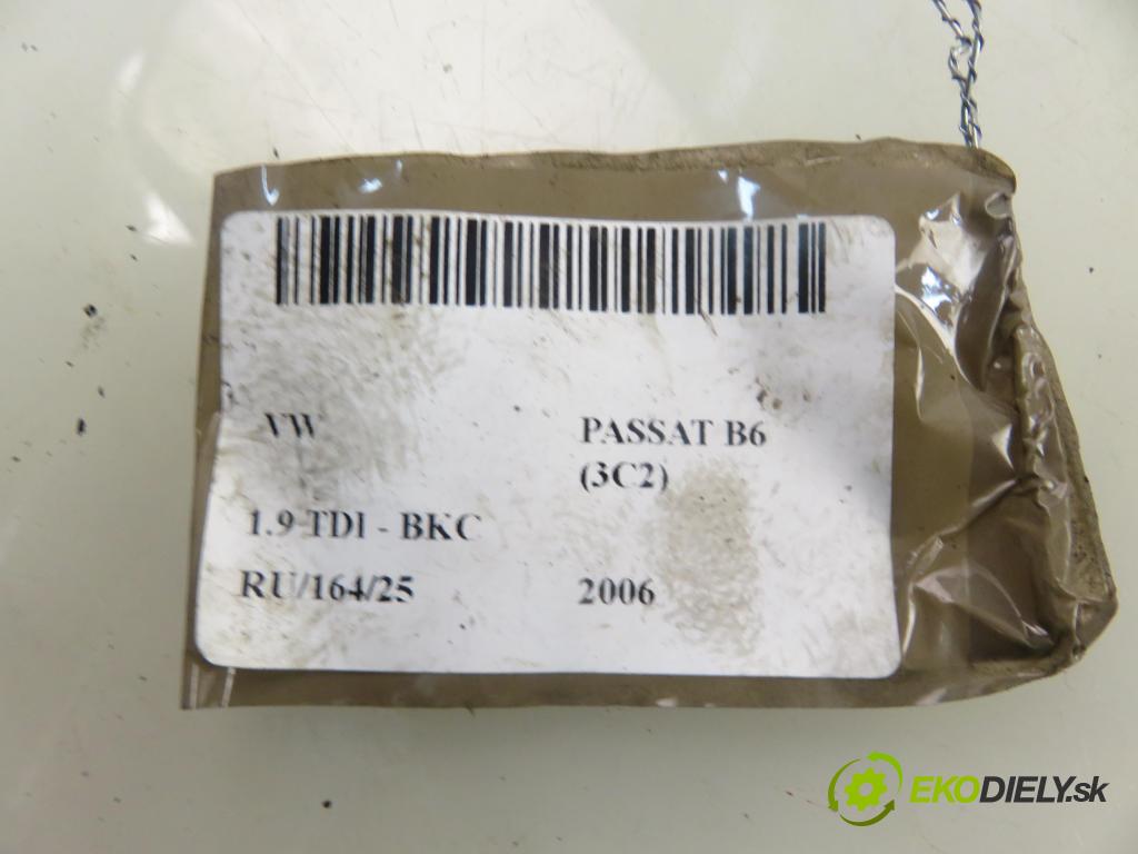 VW PASSAT B6 (3C2) SEDAN 2006 77,00 1.9 TDI PD 105 - BKC 1896,00 pumpa paliva 3C0919050G