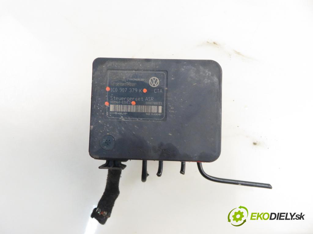 SKODA OCTAVIA I (1U2) LIFTBACK 2003 66,00 1.9 TDI 90- AGR 1896,00 Pumpa ABS 1C0907379K ; 10096003163 (Pumpa ABS)