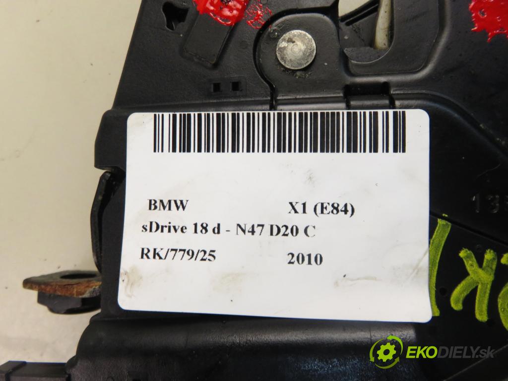 BMW X1 (E84) SUV 2010 105,00 sDrive 18 d 143 - N47 D20 C 1995,00 zámok dveří kufr EL. 51247200511