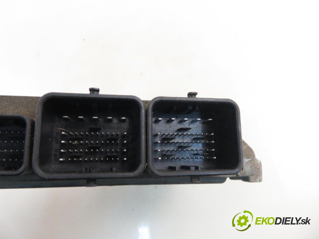 PEUGEOT BOXER Skrzynia FURGON 2012 81,00 2.2 HDi 110 - 4HG (P22DTE) 2198,00 Riadiaca jednotka Motor 9679061580 ; S17129001E