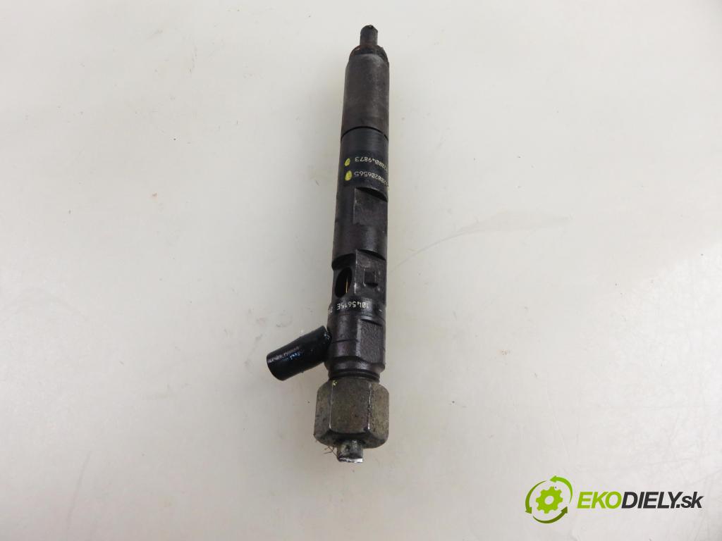 RENAULT CLIO II (BB_, CB_) HB 2006 50,00 1.5 dCi 68 - K9K 714 1461,00 vstrekovač EJBR01801Z ; 8200206565 ; 8200049873 (Vstrekovač paliva)