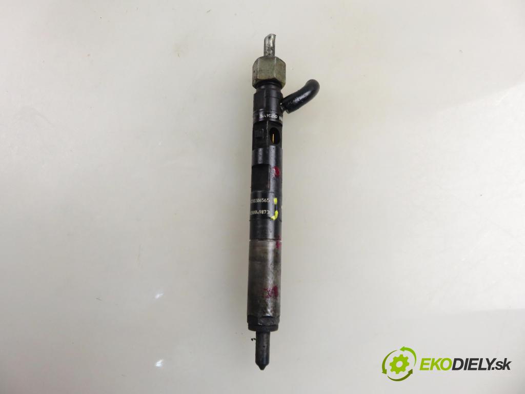 RENAULT CLIO II (BB_, CB_) HB 2006 50,00 1.5 dCi 68 - K9K 714 1461,00 vstrekovač EJBR01801Z ; 8200206565 ; 8200049873 (Vstrekovač paliva)