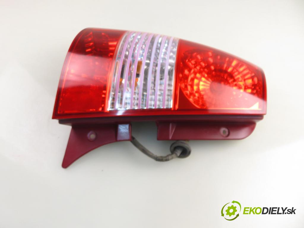 KIA PICANTO (BA) HB 2006 45,00 1.0 12V 61 - G4HE 999,00 světlo levé zadní