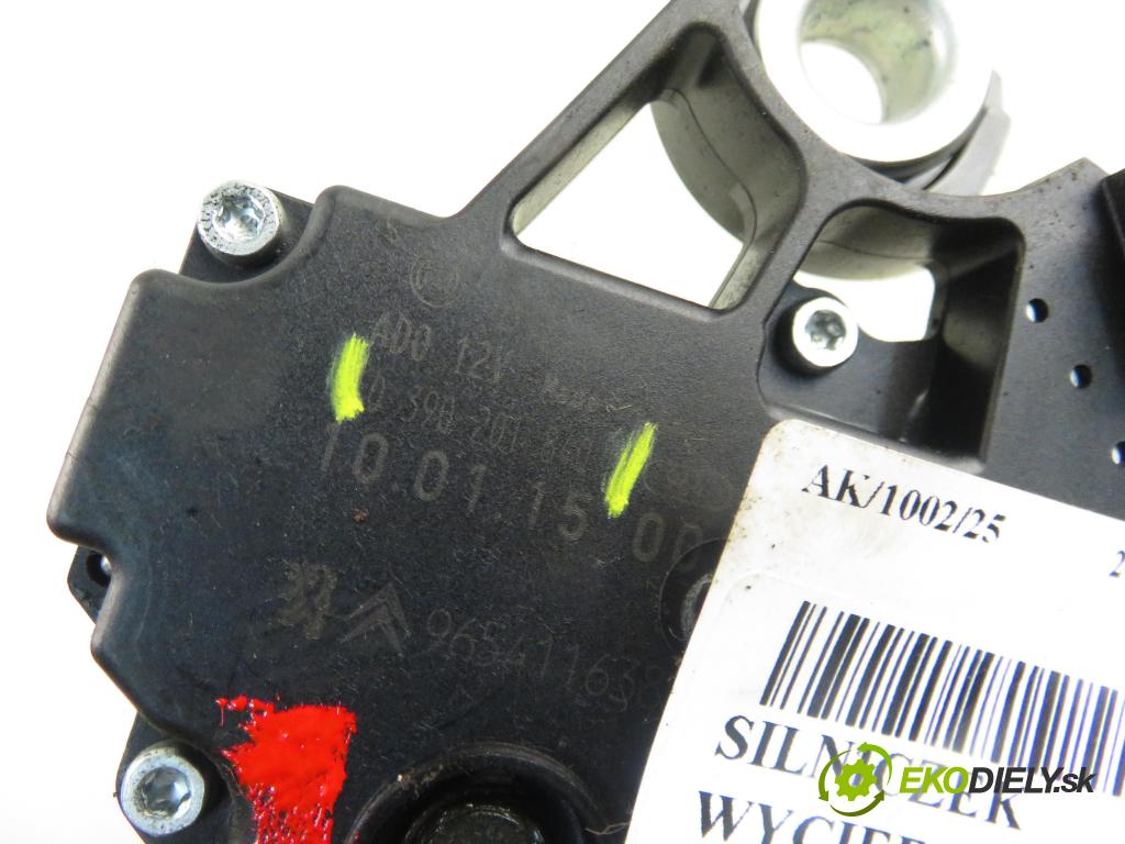 CITROEN C4 Picasso I (UD_) MINIVAN 2010 80,00 1.6 HDi 16V 109 - 9HZ 1560,00 motorek stěrače ZADNÍ: 0390201840