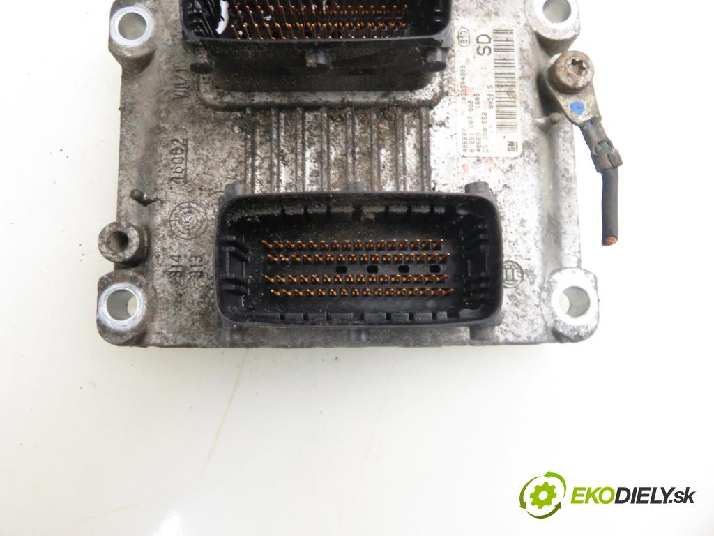 OPEL CORSA C (X01) HB 2004 55,00 1.2 16V 75 - Z 12 XE 1199,00 Riadiaca jednotka Motor 55350552 ; 0261207962