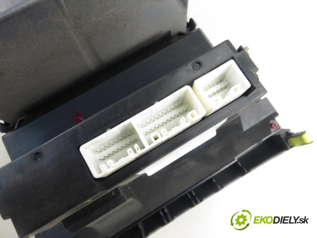 TOYOTA COROLLA (_E12_) HB 2003 81,00 1.6 VVT-i (ZZE121_) - 3ZZ-FE 1598,00 Panel kúrenia KLIMATIZACE: 5593013070 ; 8865013050