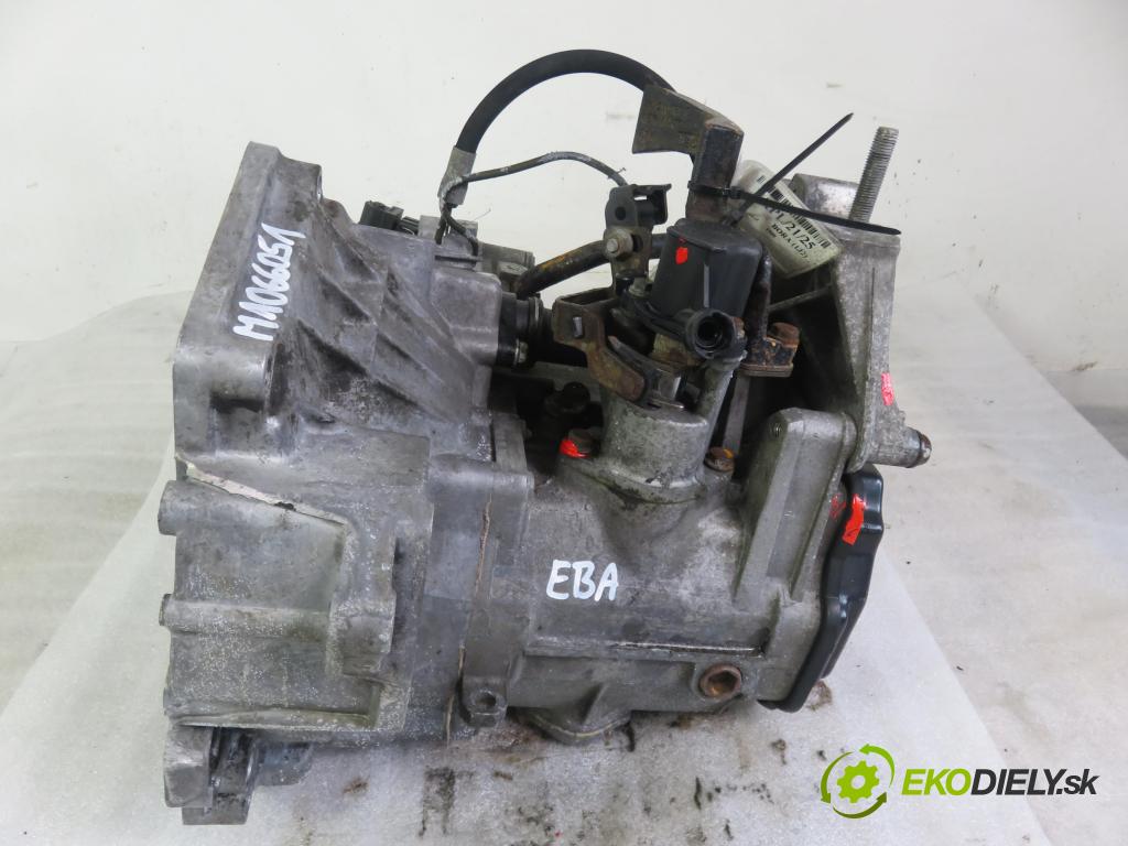 VW BORA (1J2) SEDAN 1998 110,00 2.3 V5 - AGZ 2324,00 převodovka MANUALNA EBA