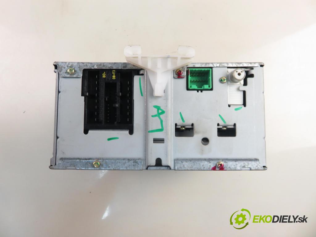FORD FOCUS Turnier (DNW) KOMBI 2003 74,00 1.6 16V - FYDB 1596,00 RADIO CD YS4F18C815AD