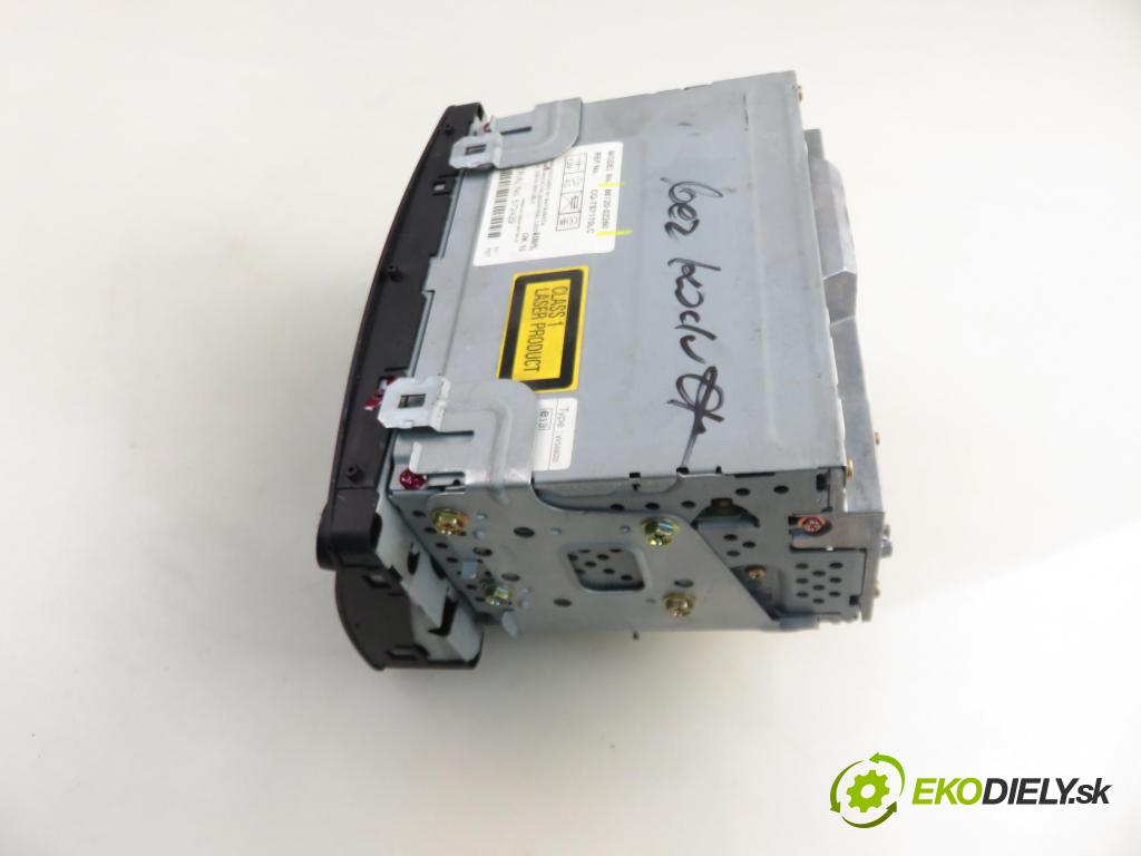 TOYOTA COROLLA (_E12_) HB 2003 81,00 1.6 VVT-i (ZZE121_) - 3ZZ-FE 1598,00 RADIO CD 8612002260