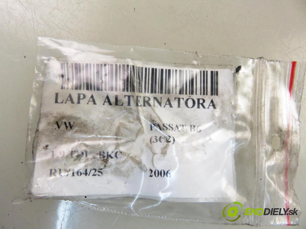 VW PASSAT B6 (3C2) SEDAN 2006 77,00 1.9 TDI PD 105 - BKC 1896,00 uchycení alternátora 038903143AF ; 03G903315C