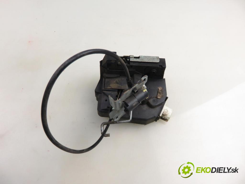 LAND ROVER FREELANDER (L314) SUV 2000 72,00 2.0 DI 4x4 - 20 T2N 1994,00 zámok