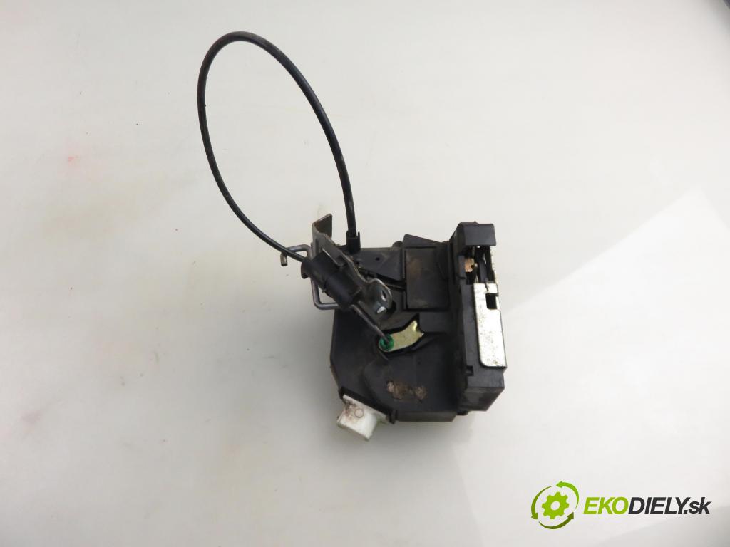 LAND ROVER FREELANDER (L314) SUV 2000 72,00 2.0 DI 4x4 - 20 T2N 1994,00 zámok