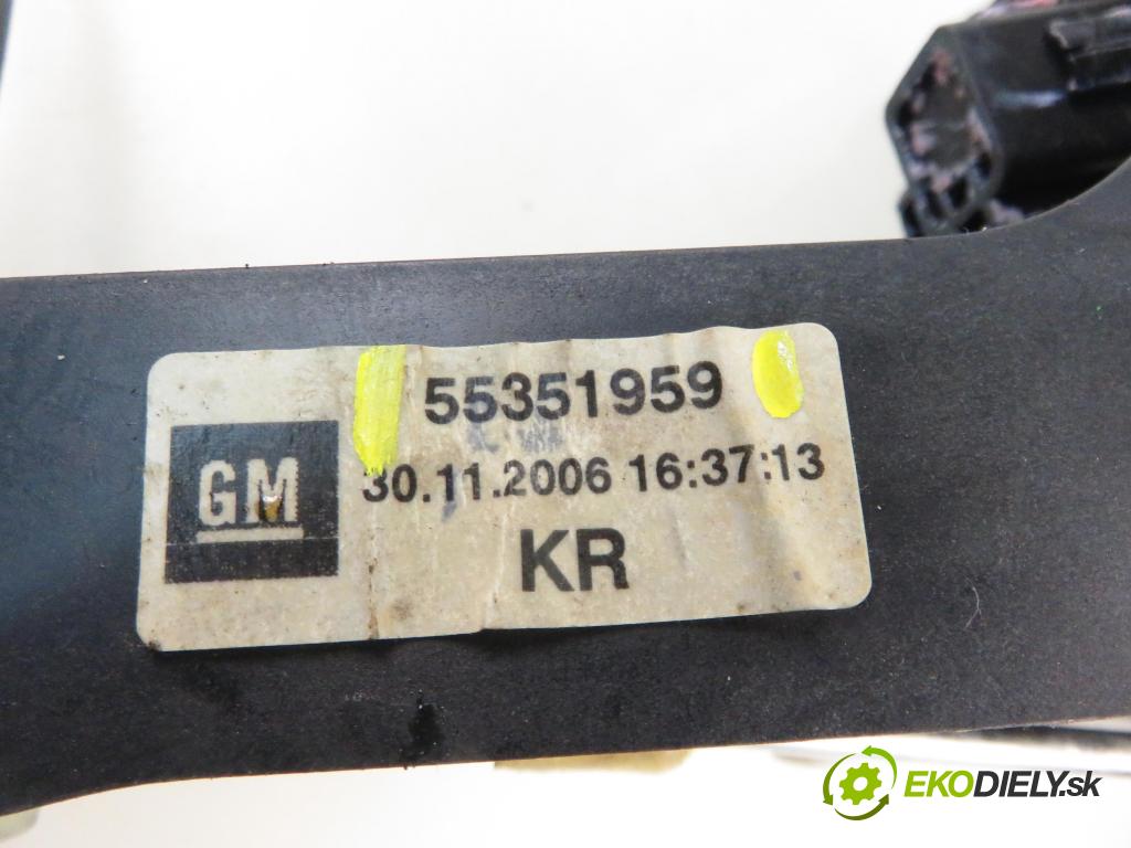 OPEL ZAFIRA B (A05) MINIVAN 2005 88,00 1.9 CDTI 8V 120 - Z 19 DT 1910,00 ZVEDÁK: 55351959