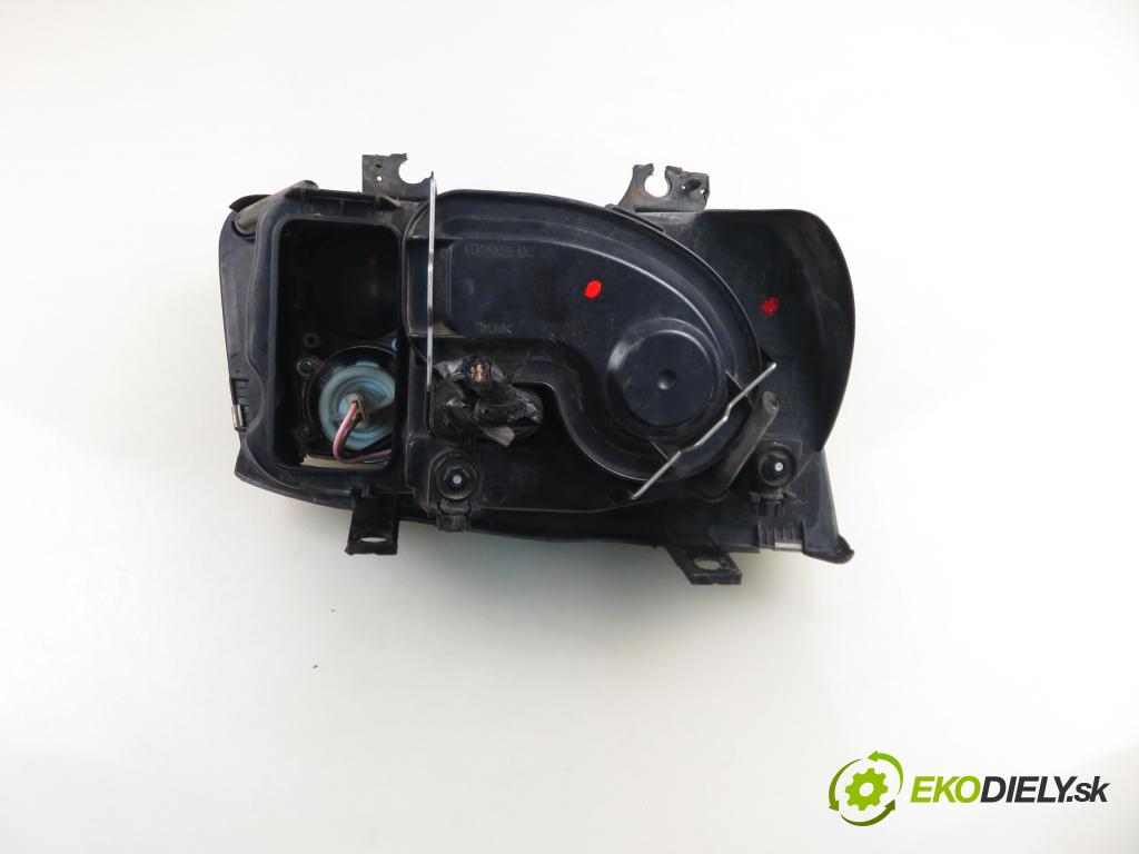 VW BORA (1J2) SEDAN 1998 110,00 2.3 V5 - AGZ 2324,00 Svetlo LP