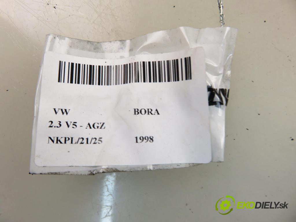 VW BORA (1J2) SEDAN 1998 110,00 2.3 V5 - AGZ 2324,00 ostrekovač ostrekovača svetla 1J5955109